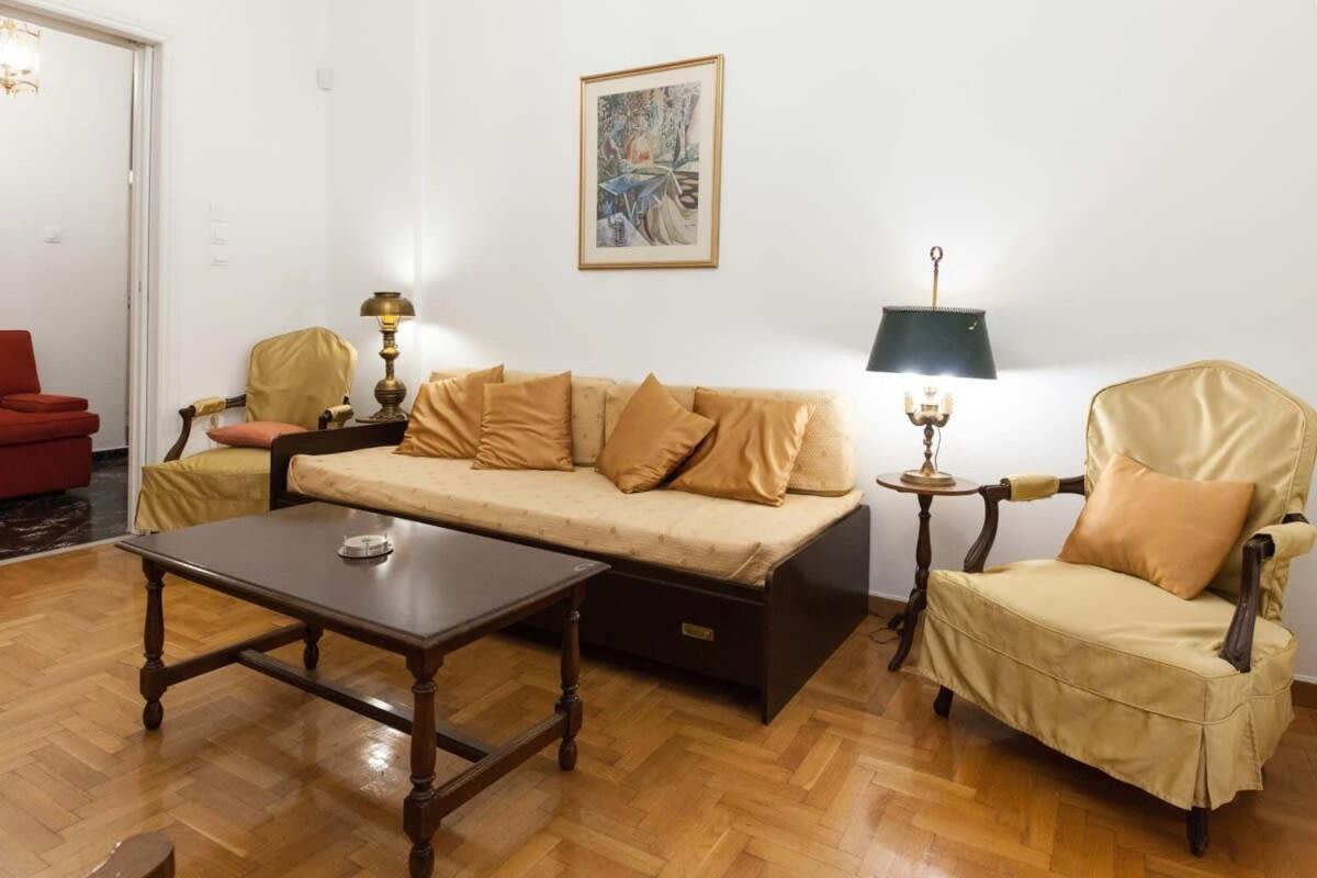 Charming Vintage 2Br Apartment With Balcony In Koukaki 아테네 외부 사진