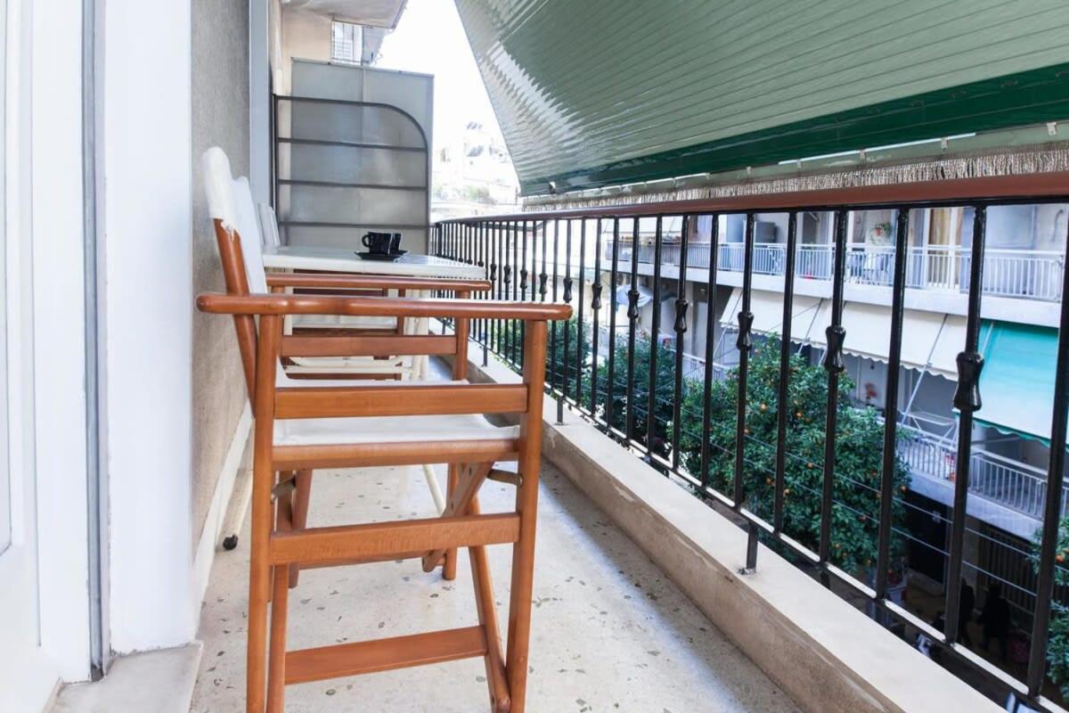 Charming Vintage 2Br Apartment With Balcony In Koukaki 아테네 외부 사진