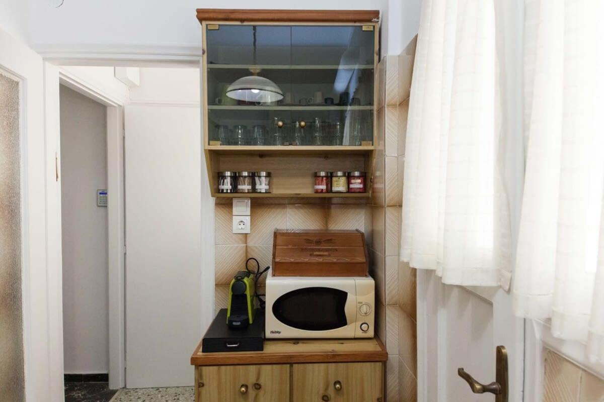 Charming Vintage 2Br Apartment With Balcony In Koukaki 아테네 외부 사진